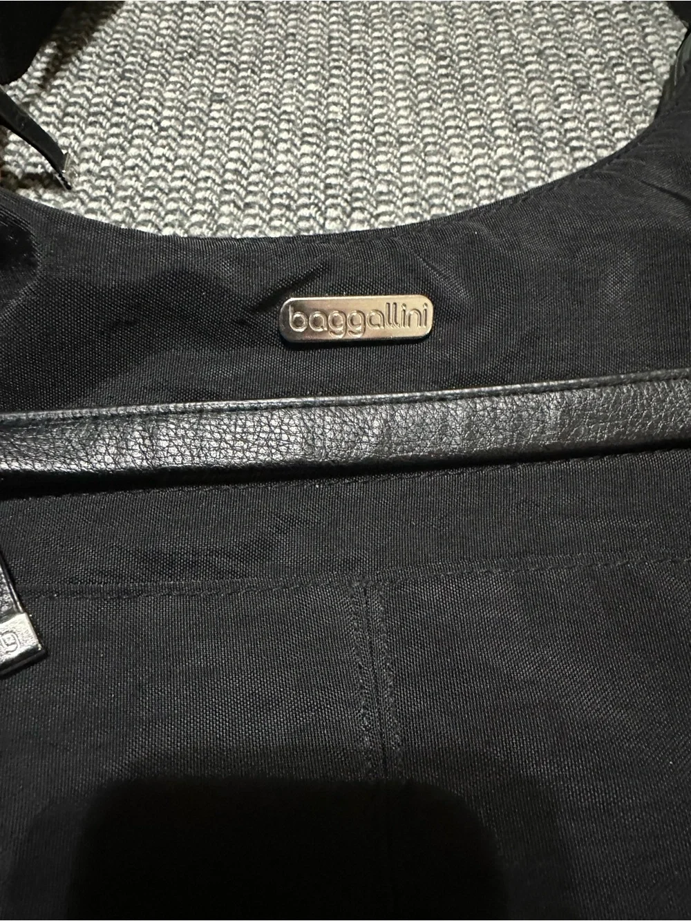 Baggallini Black Nylon Crossbody Shoulder Bag